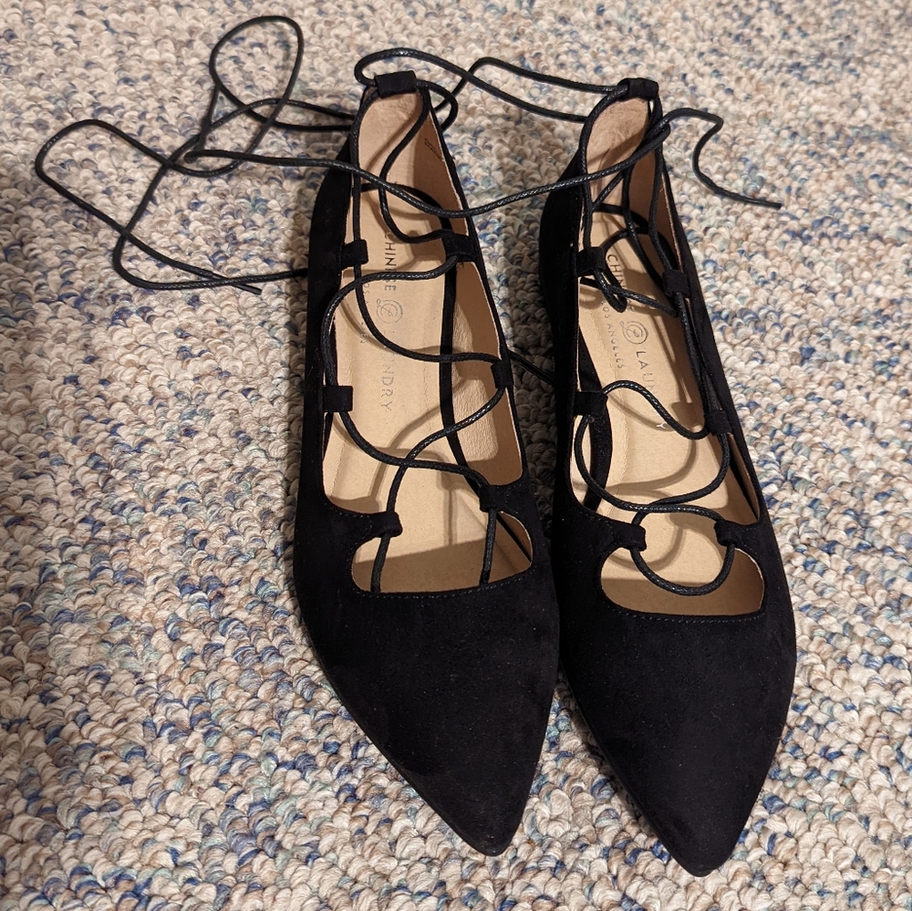 NWOB Chinese Laundry Endless Summer Ghillie Flat 7 - Black Suede